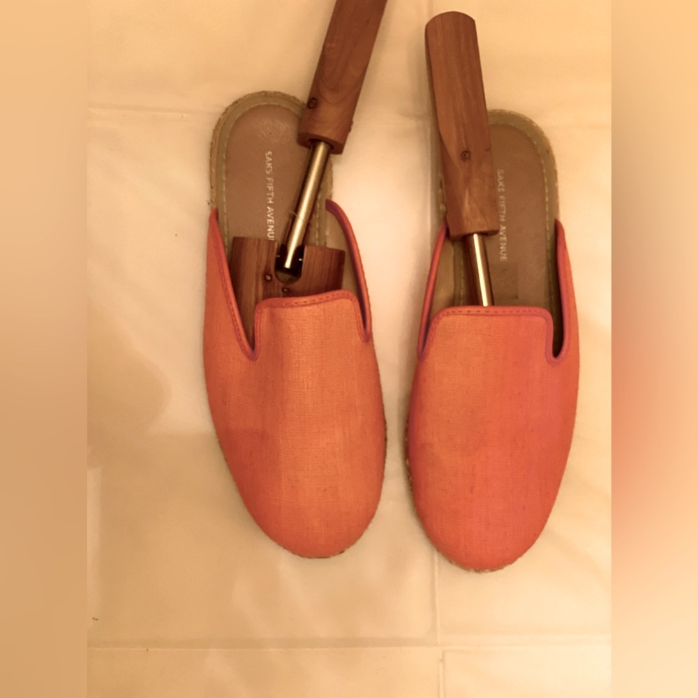 Saks Fifth Avenue Slip On Canvas Women's Size 37 - Coral 🪸